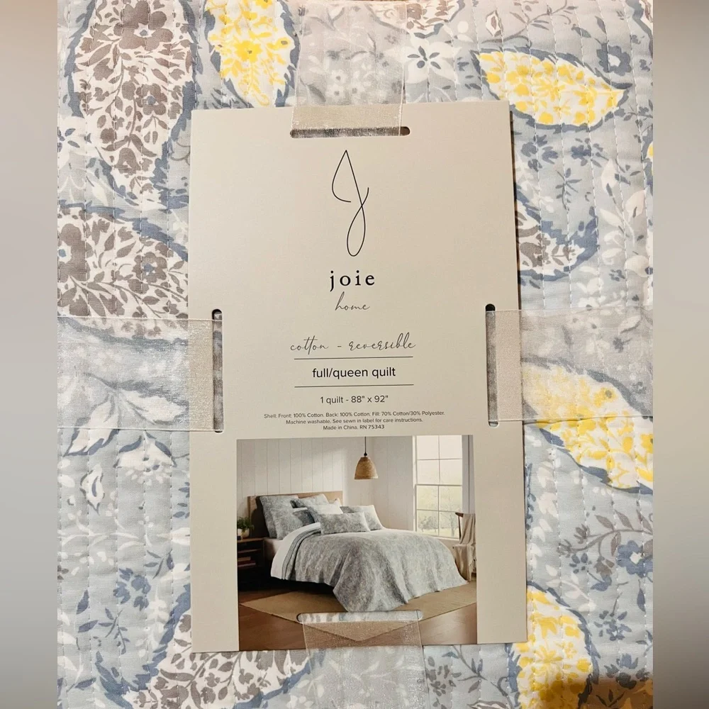 🎉LAST PIECE 🎉JJOIE Boho Paisley Printed Quilt‎